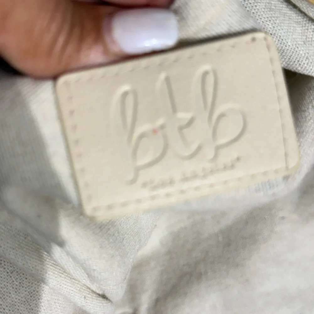 BTB LOS ANGELES SOCIAL DISTANCING‎ STRAW TOTE